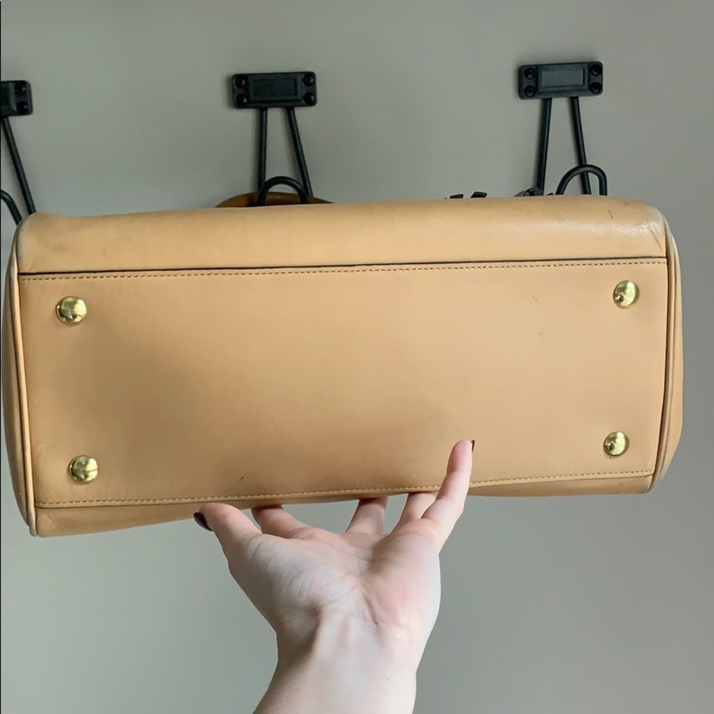 AUTHENTIC Tan Coach Barrel Bag - Picture 4 of 8